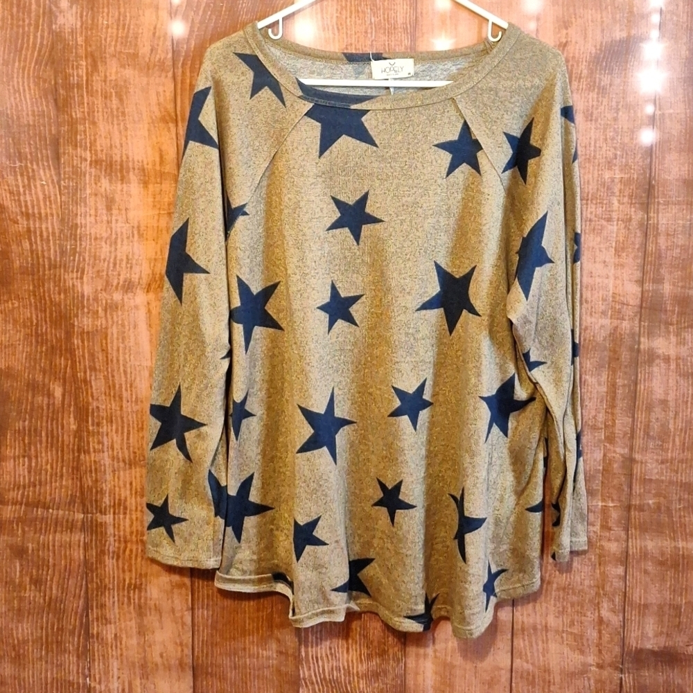 HOPELY STAR PRINT SWEATER SIZE MEDIUM